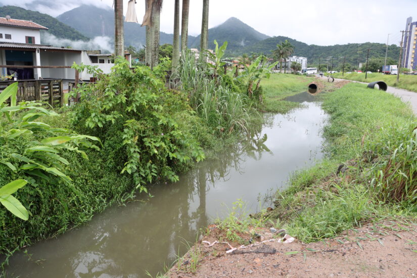 Prefeitura de Caraguatatuba Inicia Ação para Investigar Despejo Irregular de Esgoto no Massaguaçu