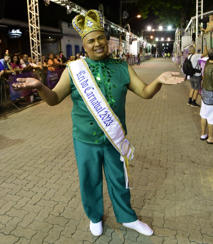 Ilhabela homenageia Fabrício Mendes na abertura do Carnaval 2025