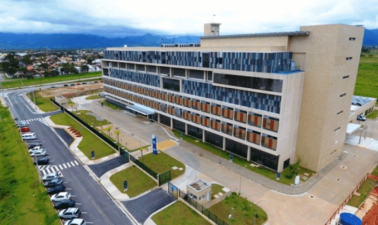 Hospital Regional em Caraguá lança seleção com vagas em saúde, tecnologia, comunicação e mais