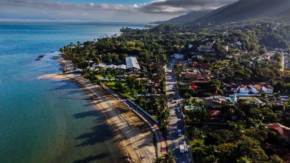 Ilhabela apresenta forte queda no índice FIRJAN 2025, puxada pela queda na Saúde. Cidade perde mais de 100 posições no Brasil. Entenda os motivos.