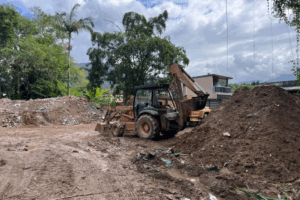 Polícia Federal prende três por extração ilegal de areia no Rio Indaiá, em Ubatuba. Equipamentos foram apreendidos no local.