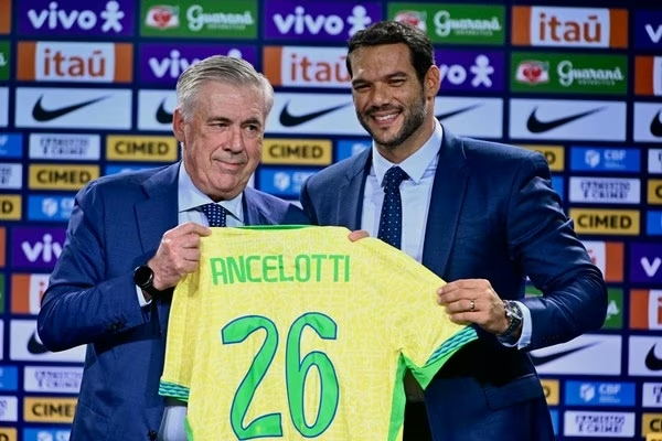 Ancelotti explica ausência de Neymar na primeira convocação da Seleção. Técnico afirma que astro não está 100% fisicamente, mas segue nos planos.