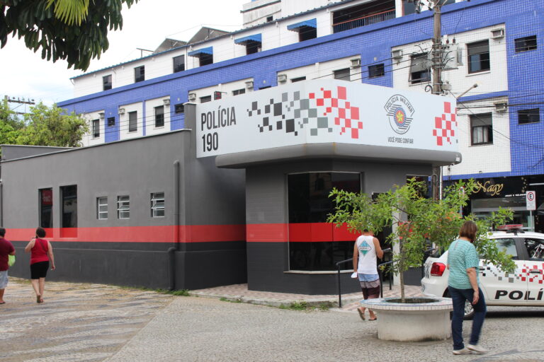 Artigo denuncia abandono da segurança pública em Ubatuba após dois homicídios no fim de semana. Texto propõe soluções urgentes.