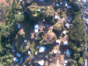 Famílias do Morro do Fórum, em Ubatuba, garantem moradia por meio do programa Minha Casa, Minha Vida após articulação com Prefeitura, MCID e deputado Luiz Claudio Marcolino.