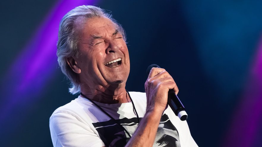 Deep Purple encerra festival Best of Blues and Rock com show poderoso no Parque Ibirapuera. Saiba como os veteranos do hard rock mantêm viva a chama do rock mesmo após os 75 anos. Leia agora!